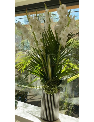 Weiße und grüne Höhenkomposition