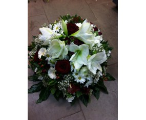 Red and white funeral round... 2