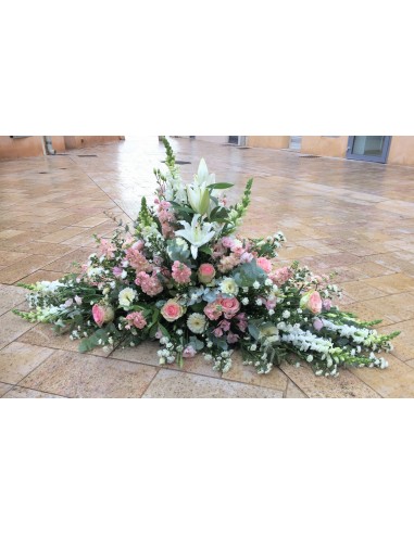 Pastel elongated funeral arrangement