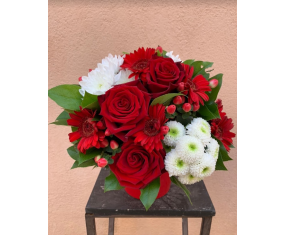 Runde Komposition "Bravade...